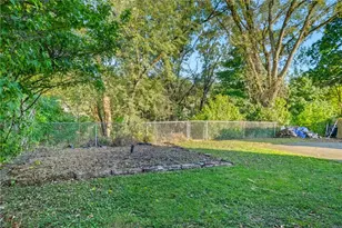 613 Surfside Dr, Pittsburgh, PA 15239 - Photo 37