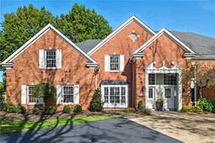 311 Williamsburg Ct, Collier Township, PA 15142 - Photo 1