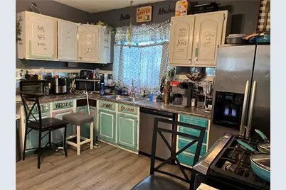 415 Bleakley Ave, New Castle, PA 16101 - Photo 3