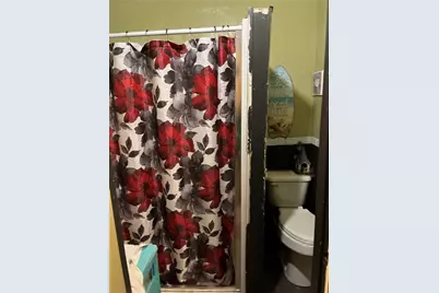 415 Bleakley Ave, New Castle, PA 16101 - Photo 15