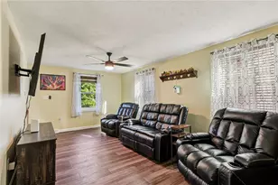 2303 Delaware Ave, New Castle, PA 16105 - Photo 5