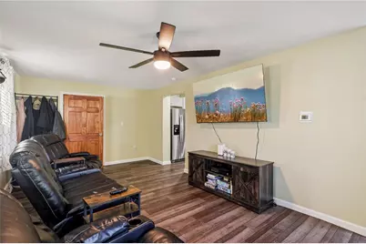 2303 Delaware Ave, New Castle, PA 16105 - Photo 3