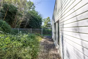 205 Parkedge Rd, Green Tree, PA 15220 - Photo 21