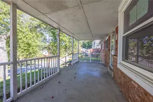 205 Parkedge Rd, Green Tree, PA 15220 - Photo 9