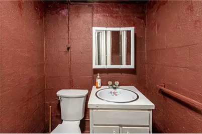 819 N 2nd Street, Jeannette, PA 15644 - Photo 45