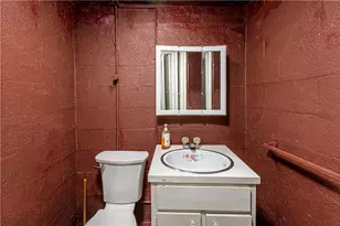 819 N 2nd St, Jeannette, PA 15644 - Photo 45