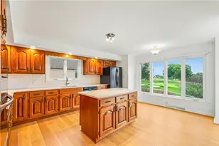 2343 Golfview Dr, Pittsburgh, PA 15241 - Photo 9