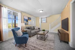 716 St Clair Ave, Jeannette, PA 15644 - Photo 3