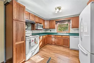 571 Buckeye Dr, South Pymatuning Township, PA 16150 - Photo 9