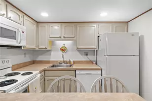 1500 Cochran Rd, Scott Township, PA 15243 - Photo 9