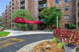 1500 Cochran Rd, Scott Township, PA 15243 - Photo 3