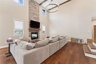 1041 Skyline Dr, Cecil, PA 15317 - Photo 15