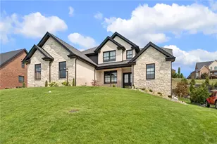 1041 Skyline Dr, Cecil, PA 15317 - Photo 39