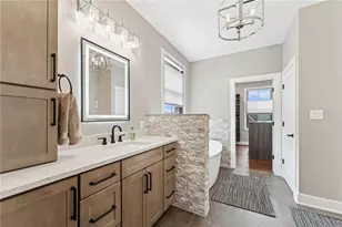 1041 Skyline Dr, Cecil, PA 15317 - Photo 11