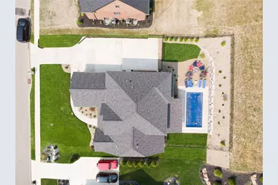 1041 Skyline Dr, Cecil, PA 15317 - Photo 3