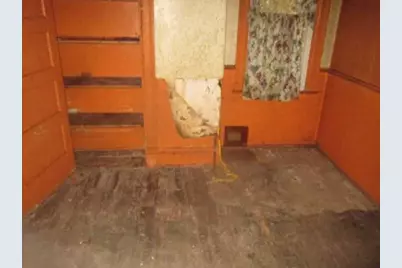 296 Dakota Ave, East Pittsburgh, PA 15202 - Photo 5