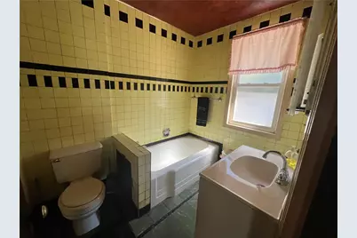 300 Marie St, Glassport, PA 15045 - Photo 25