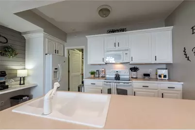 219 Adams Pointe Blvd #9, Adams Township, PA 16046 - Photo 11