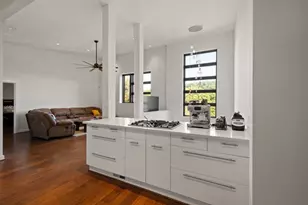 1645 Pegher Ln, Pittsburgh, PA 15143 - Photo 13