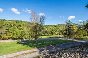 1645 Pegher Ln, Pittsburgh, PA 15143 - Photo 31