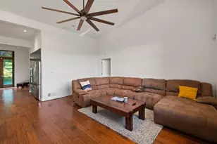 1645 Pegher Ln, Pittsburgh, PA 15143 - Photo 9