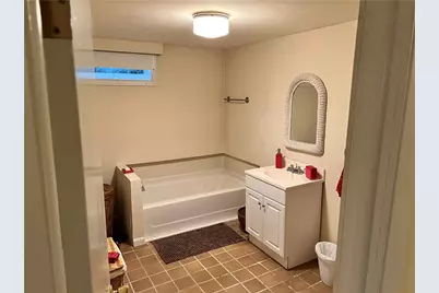 19 E Greenville Dr, Greenville Boro, PA 16125 - Photo 23
