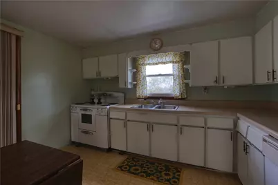 672 Tulip Dr, New Brighton, PA 15066 - Photo 5