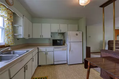 672 Tulip Dr, New Brighton, PA 15066 - Photo 3