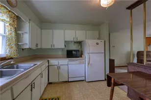 672 Tulip Dr, New Brighton, PA 15066 - Photo 3