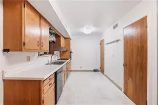 216 Vine Ct, New Wilmington Boro, PA 16142 - Photo 5