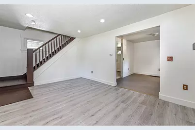 7258 Campania Ave, Pittsburgh, PA 15206 - Photo 9