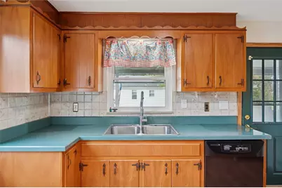 3000 Roosevelt Ave, Hopewell Township, PA 15001 - Photo 11