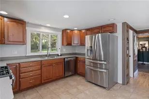 1524 Roosevelt Ave, South Park, PA 15129 - Photo 7