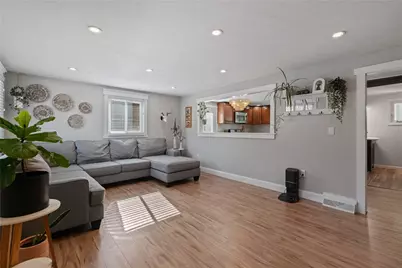 1524 Roosevelt Avenue, South Park, PA 15129 - Photo 3