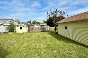 1224 Montpelier St, Hopewell Township, PA 15001 - Photo 27