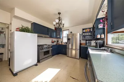 208 Allison St, West Newton, PA 15089 - Photo 9