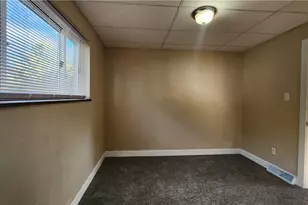 219 Quay St, Vandergrift, PA 15629 - Photo 15