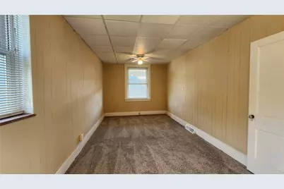 219 Quay Street, Vandergrift, PA 15629 - Photo 11