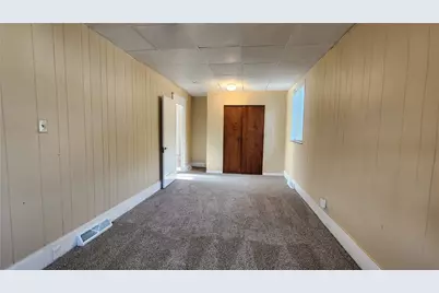 219 Quay Street, Vandergrift, PA 15629 - Photo 13