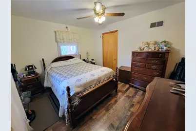 311 Elm St, Vandergrift, PA 15690 - Photo 17