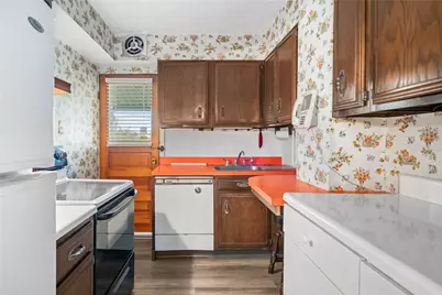 2436 Woodstock Ave, Pittsburgh, PA 15218 - Photo 21
