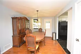 609 Shadyside Dr, West Mifflin, PA 15122 - Photo 9