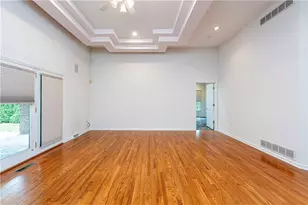 112 N Hazelnut Dr, Mount Pleasant Township, PA 15666 - Photo 9