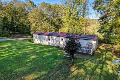 8240 Mercer St, Pulaski Township, PA 16143 - Photo 3