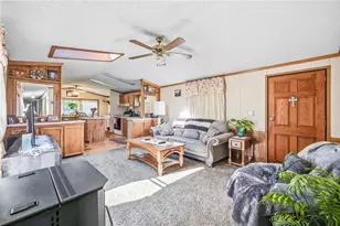 8240 Mercer St, Pulaski Township, PA 16143 - Photo 9