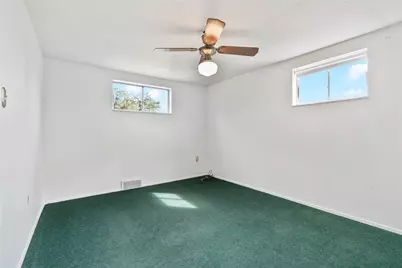 5215 Woodland Dr, West Mifflin, PA 15122 - Photo 19