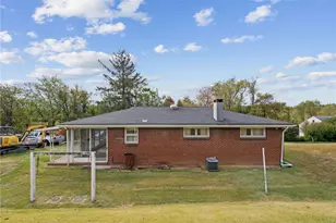 8044 Gladstone Dr, Hempfield Township, PA 15691 - Photo 23