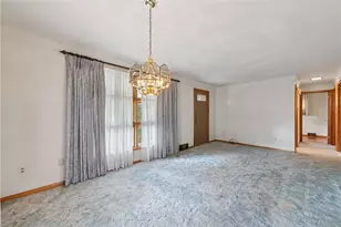 8044 Gladstone Dr, Hempfield Township, PA 15691 - Photo 3