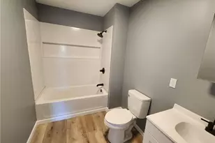 640 Redwood Dr, Cecil, PA 15057 - Photo 13