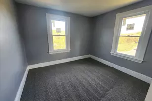 640 Redwood Dr, Cecil, PA 15057 - Photo 11